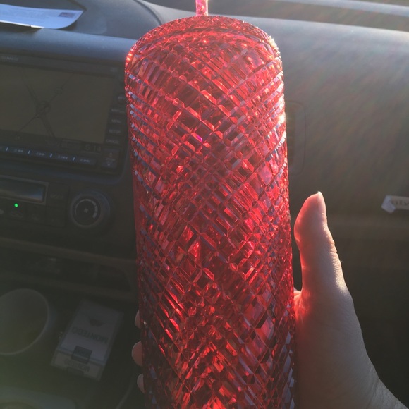 Starbucks Valentine’s Day venti reusable cup - Picture 4 of 7